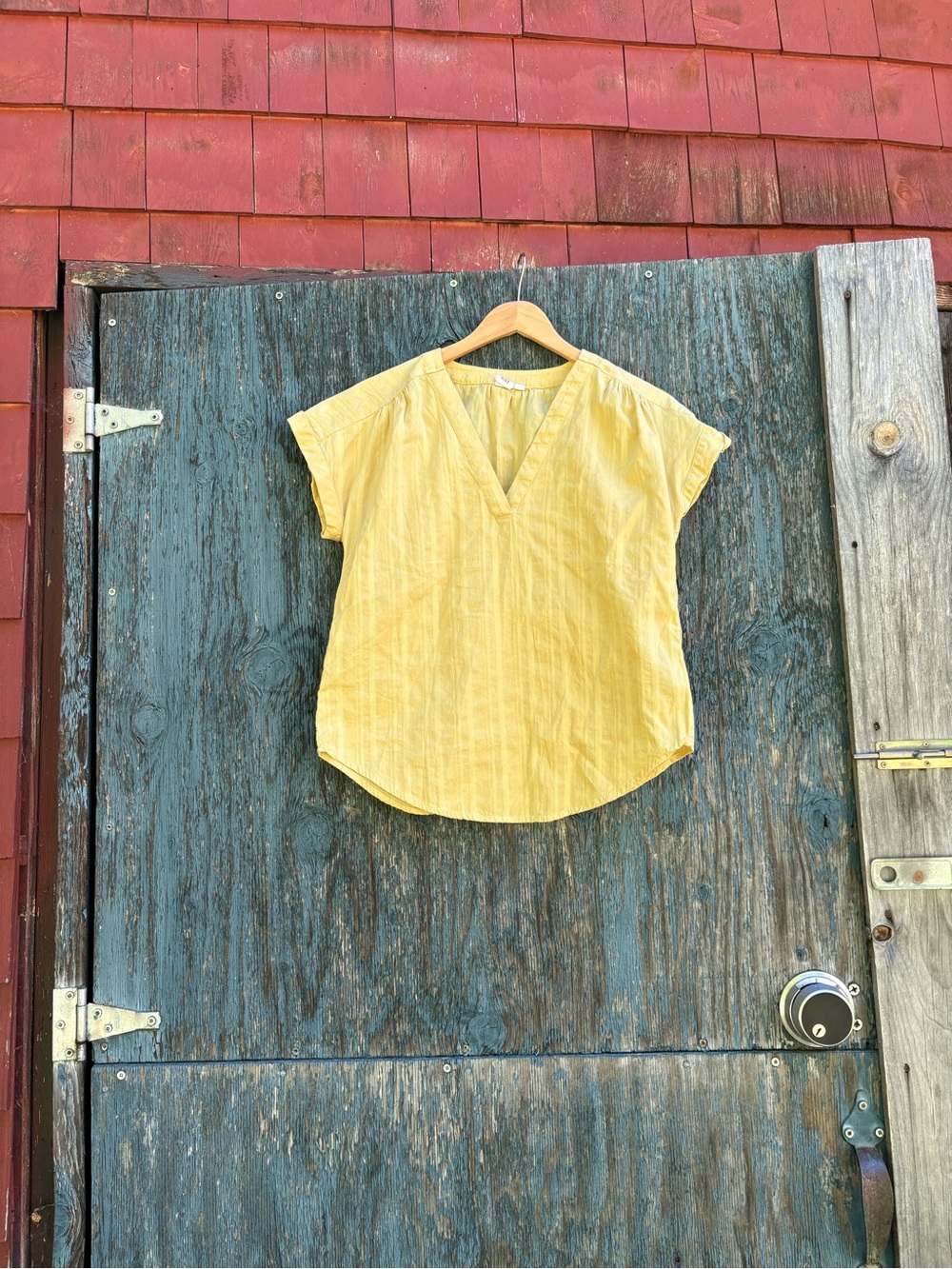 GAP Yellow Cotton V-Neck Short Sleeve Women's Top